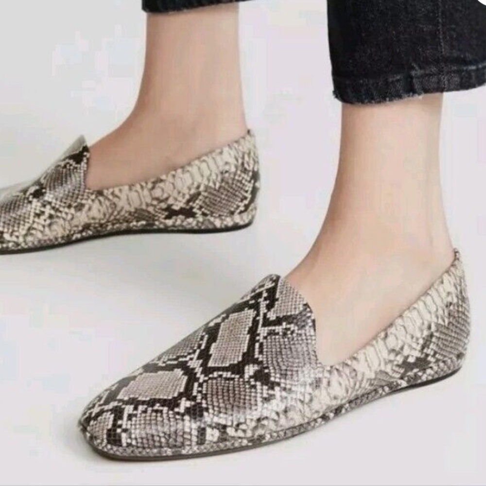 VINCE Snake Print Leather Loafer Slip On Flats w Tags ~  SZ 9 / 39